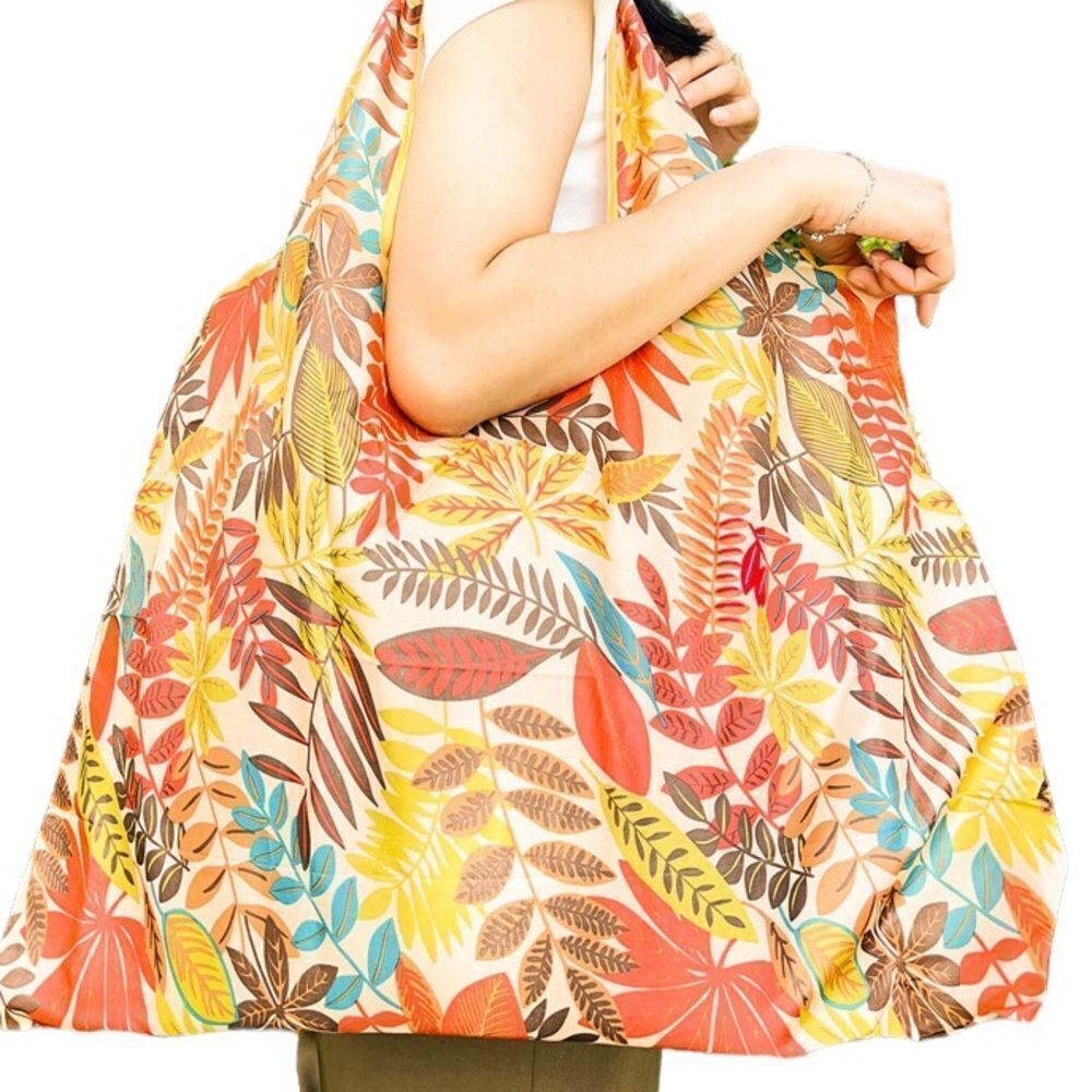 Leaf 🍂 Print Tote - Picture 3 of 9